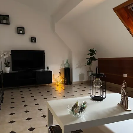 16 Apartment